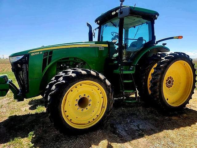 Image of John Deere 8285R equipment image 2