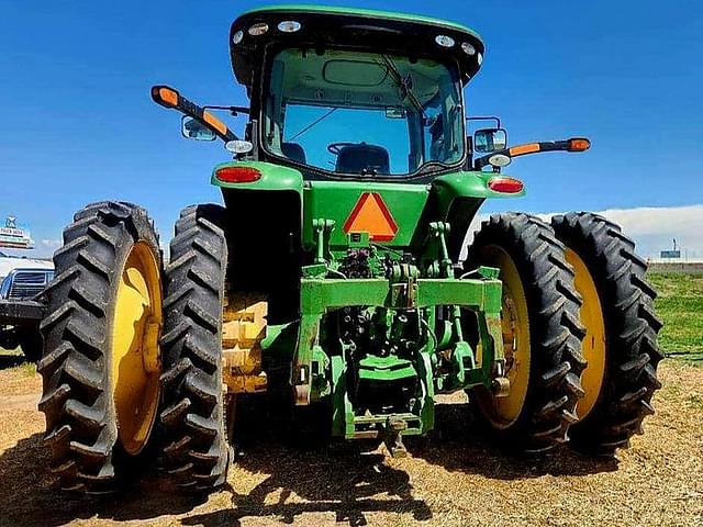 Image of John Deere 8285R equipment image 4