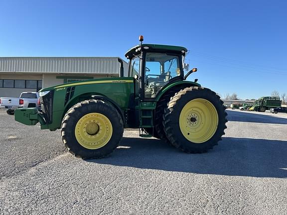 Image of John Deere 8310R equipment image 2