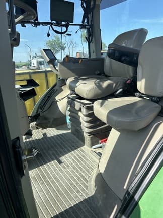 Image of John Deere 8310R equipment image 4