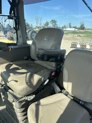 Image of John Deere 8310R equipment image 3
