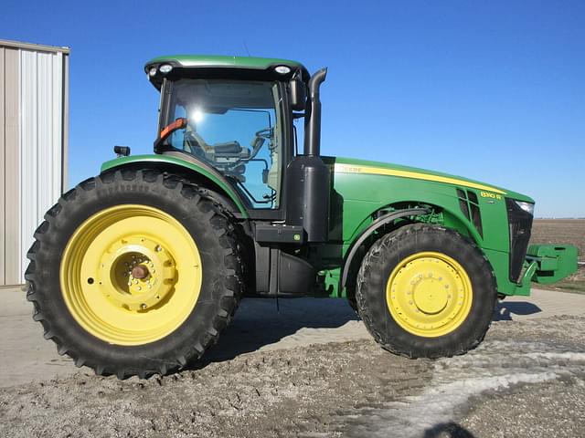 Image of John Deere 8310R equipment image 2