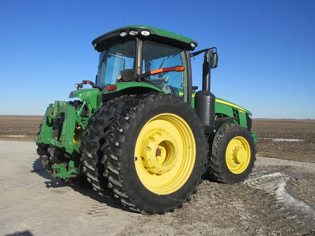 Image of John Deere 8310R equipment image 4