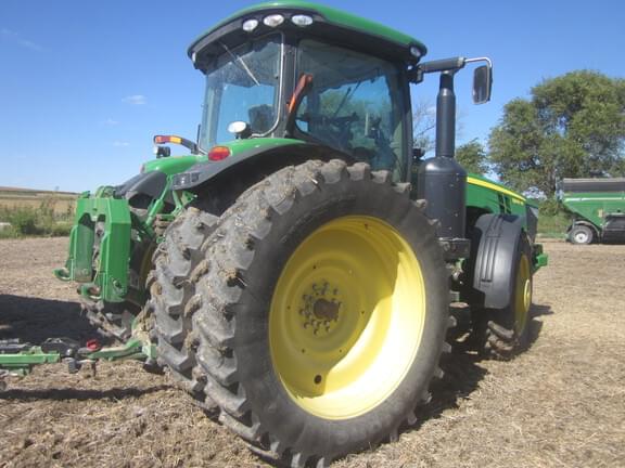 Image of John Deere 8310R equipment image 1