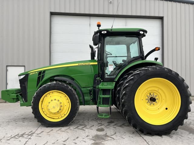 Image of John Deere 8310R equipment image 2