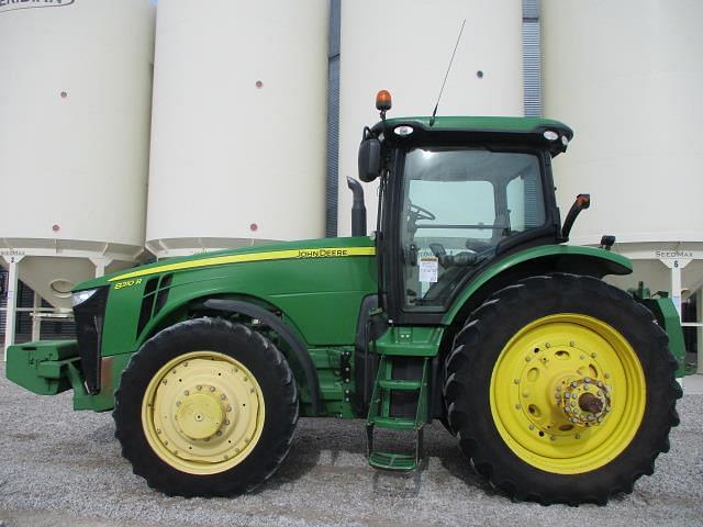 Image of John Deere 8310R equipment image 2