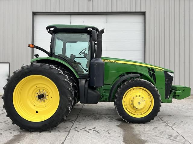 Image of John Deere 8310R equipment image 3