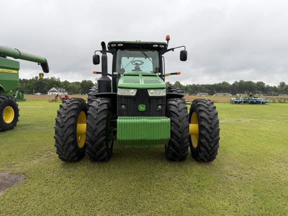 Image of John Deere 8310R equipment image 2