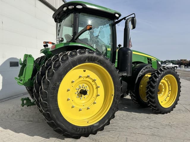 Image of John Deere 8310R equipment image 2