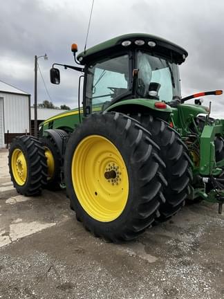 Image of John Deere 8310R equipment image 2