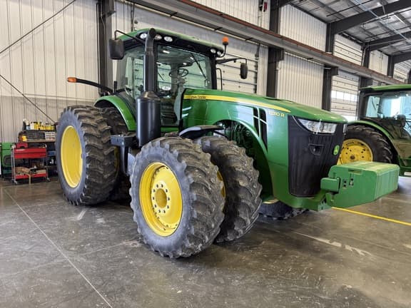 Image of John Deere 8310R equipment image 1