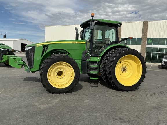 Image of John Deere 8310R equipment image 2