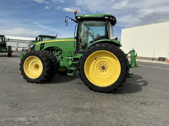 Image of John Deere 8310R equipment image 4