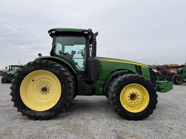 Image of John Deere 8310R equipment image 3
