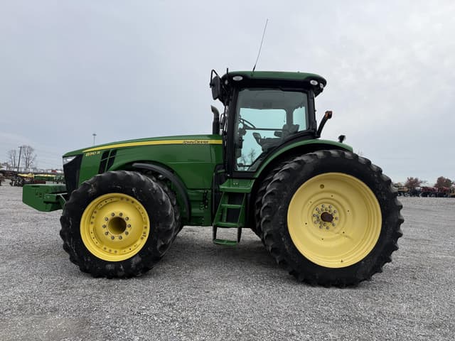 Image of John Deere 8310R equipment image 2