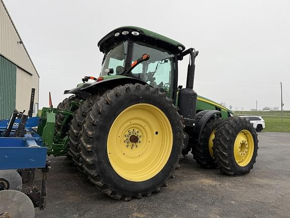 Image of John Deere 8310R equipment image 2