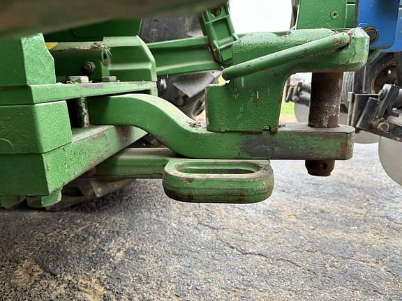 Image of John Deere 8310R equipment image 4