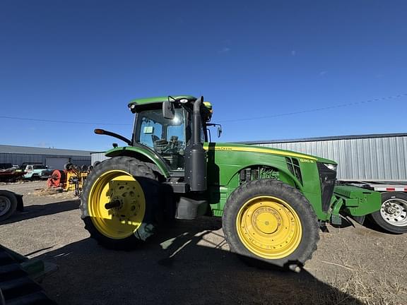 Image of John Deere 8310R equipment image 3