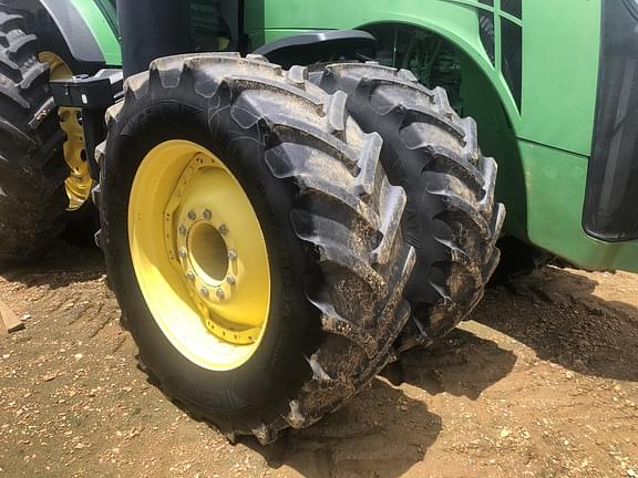 Image of John Deere 8310R equipment image 4