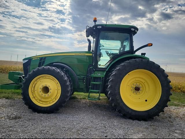 Image of John Deere 8310R equipment image 3