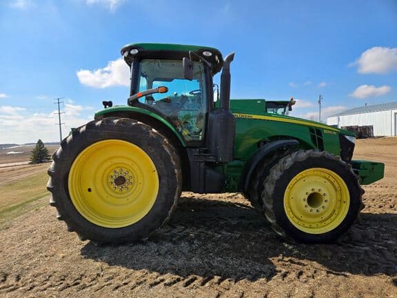 Image of John Deere 8310R equipment image 4