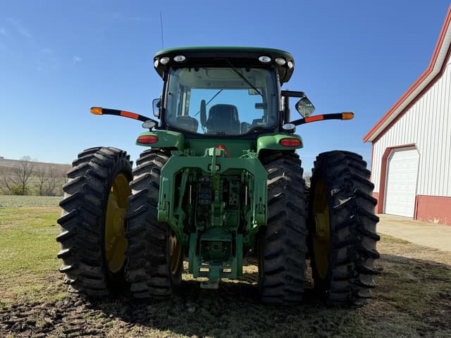 Image of John Deere 8310R equipment image 4