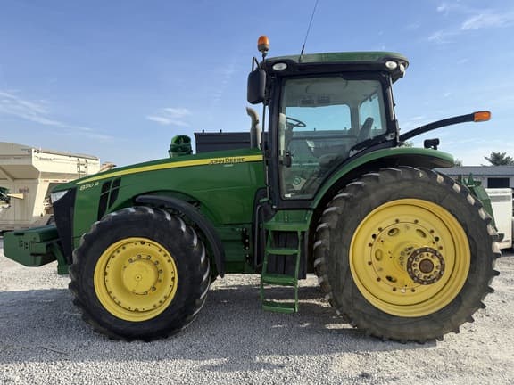 Image of John Deere 8310R equipment image 3