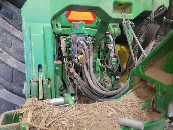 Image of John Deere 8310R equipment image 2