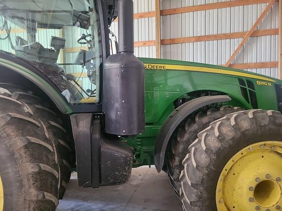 Image of John Deere 8310R equipment image 4