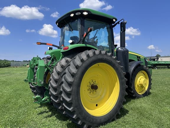 Image of John Deere 8310R equipment image 2
