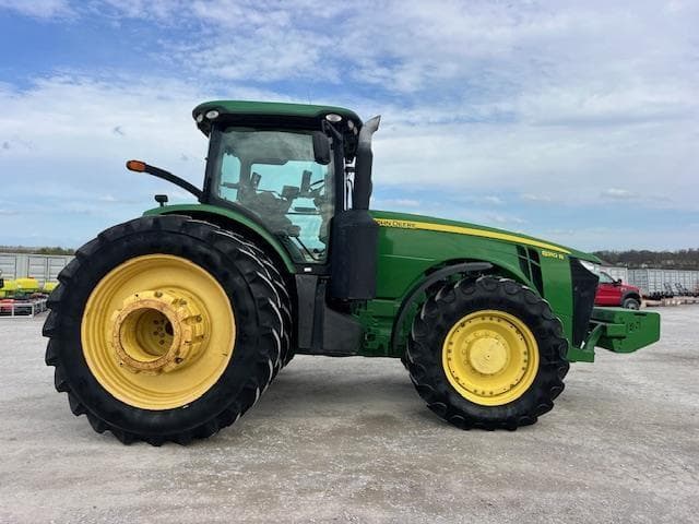 Image of John Deere 8310R equipment image 2