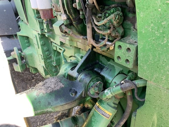 Image of John Deere 8310R equipment image 1