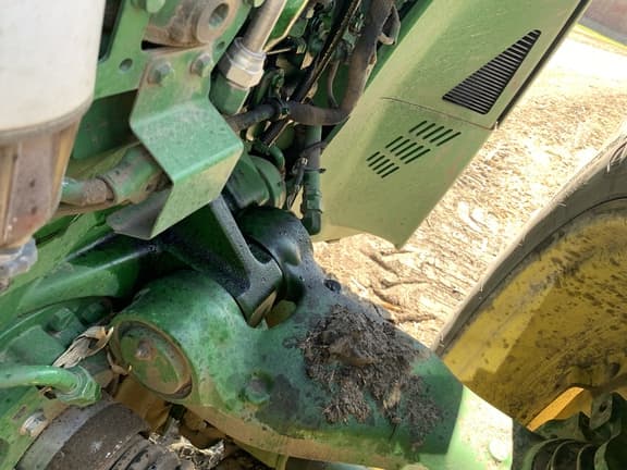 Image of John Deere 8310R equipment image 4