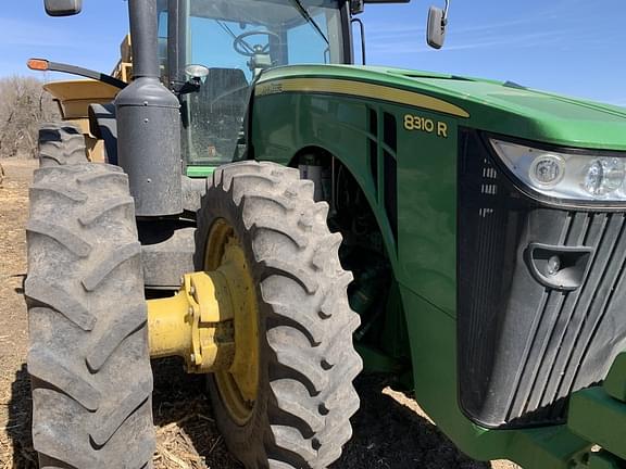 Image of John Deere 8310R equipment image 4