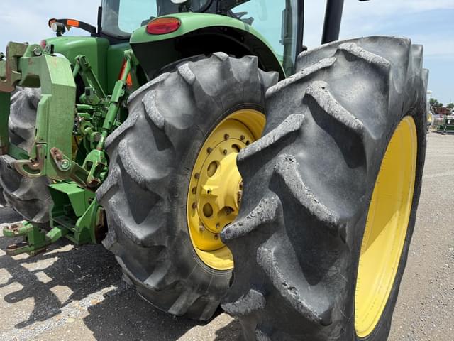 Image of John Deere 8310R equipment image 4