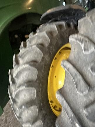 Image of John Deere 8310R equipment image 3