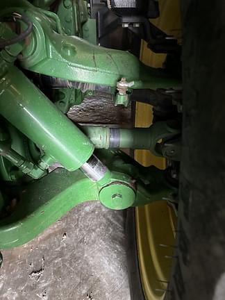 Image of John Deere 8310R equipment image 4