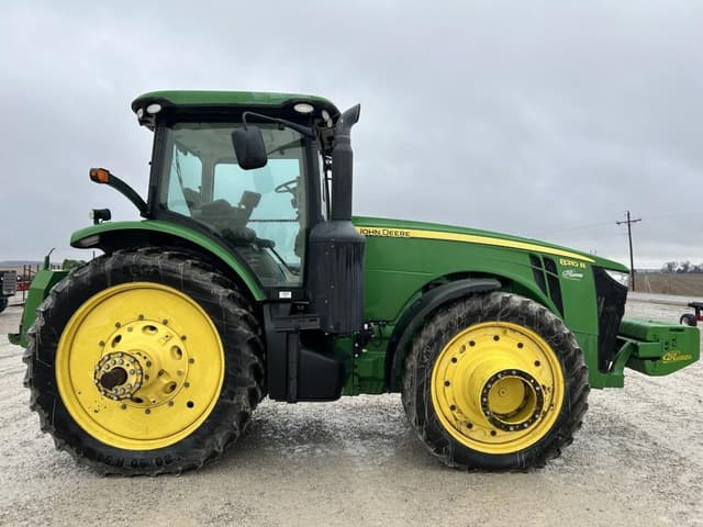 Image of John Deere 8310R equipment image 4