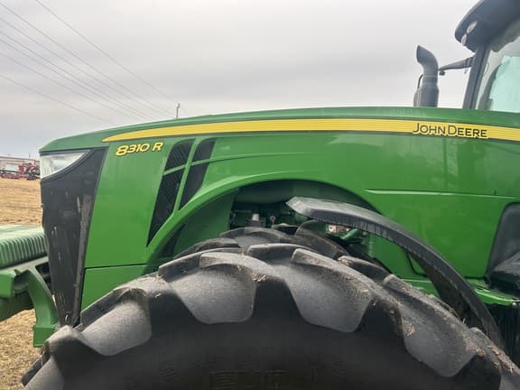 Image of John Deere 8310R equipment image 3