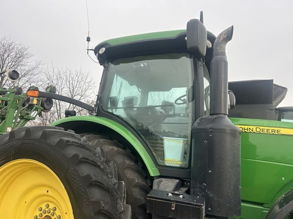 Image of John Deere 8310R equipment image 2