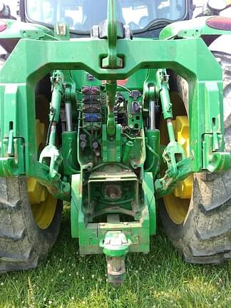 Image of John Deere 8310R equipment image 2