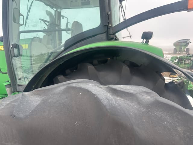 Image of John Deere 8310R equipment image 4