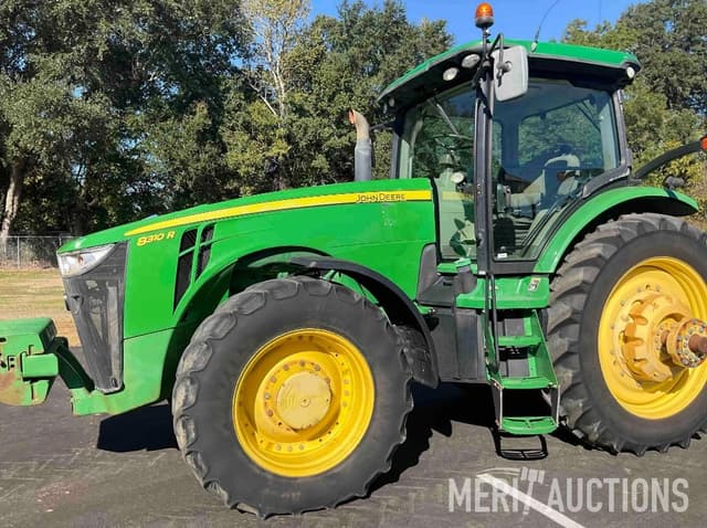 Image of John Deere 8310R equipment image 2
