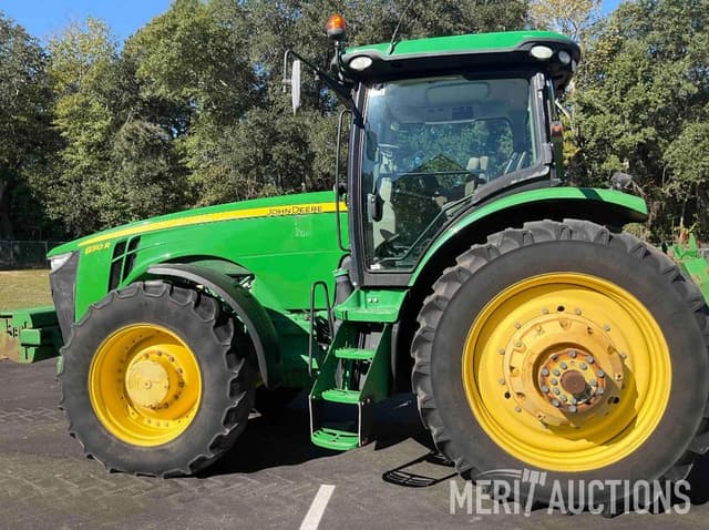 Image of John Deere 8310R equipment image 4