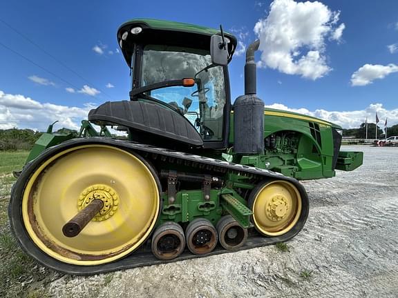 Image of John Deere 8310RT equipment image 4