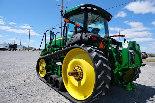 Image of John Deere 8310RT equipment image 4