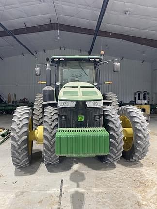 Image of John Deere 8335R equipment image 1