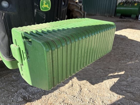 Image of John Deere 8335R equipment image 2