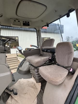 Image of John Deere 8335R equipment image 1