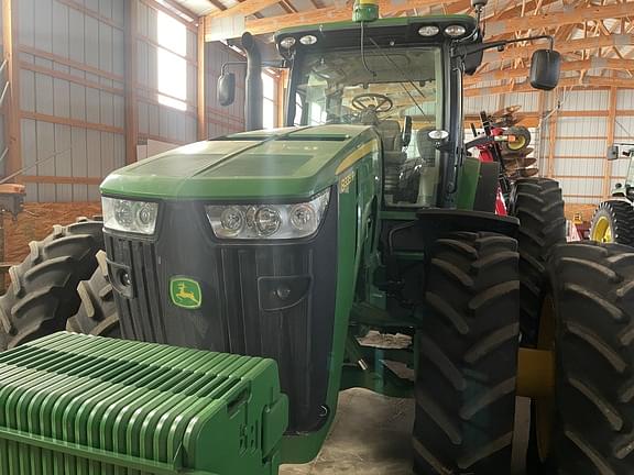 Image of John Deere 8335R equipment image 2